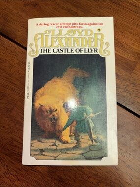 ⚔️The Castle of Llyr by Lloyd Alexander | Vintage Paperback